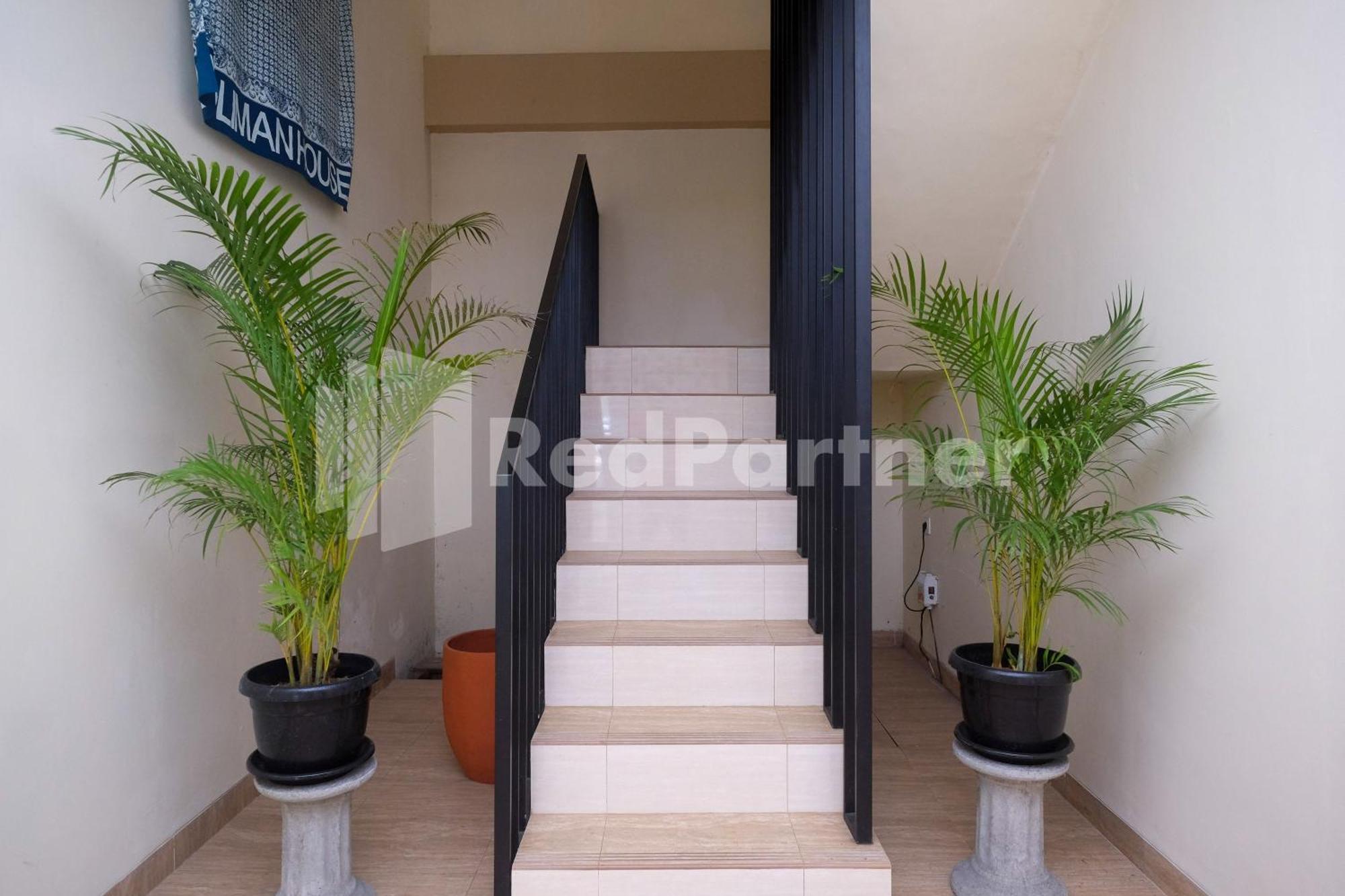 מלון Kejayan Ndliman House Near Ugm Jogja Mitra Reddoorz מראה חיצוני תמונה