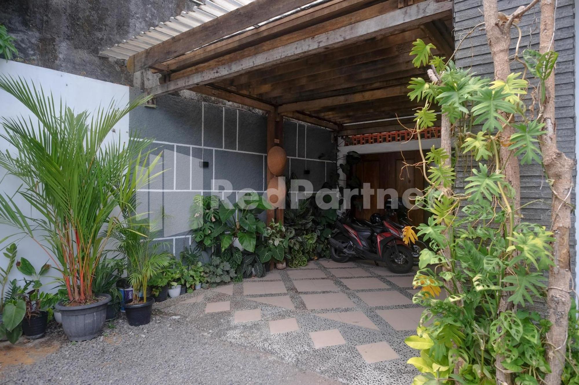 מלון Kejayan Ndliman House Near Ugm Jogja Mitra Reddoorz מראה חיצוני תמונה